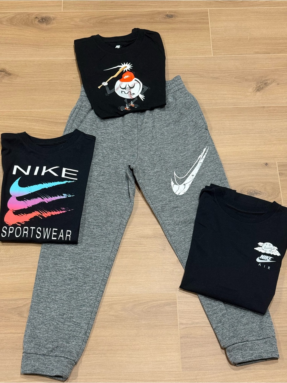 Nike Kids' Grey Jogger Sweatpants with 3 Tee Shirts - Large